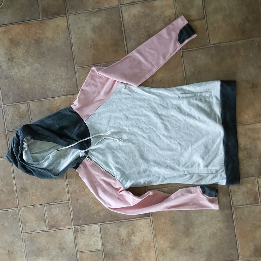 Glamour Defined sweater. size large